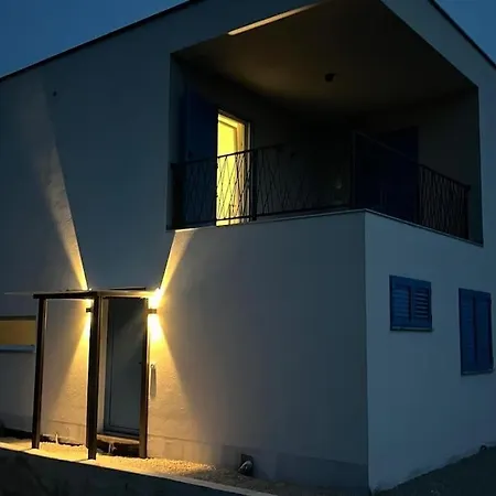 Mak Villa